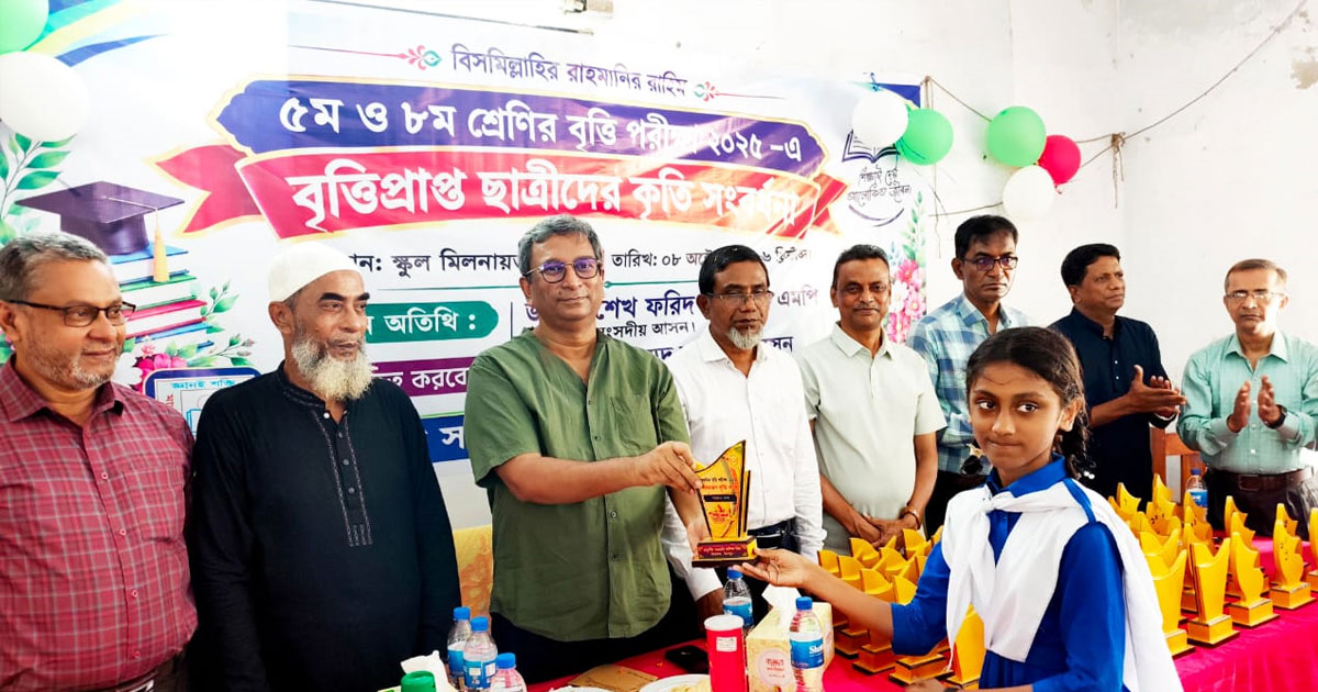 এখন থেকেই নিজেদের যোগ্য নাগরিক হিসেবে গড়ে তুলতে হবে: এমপি মানিক