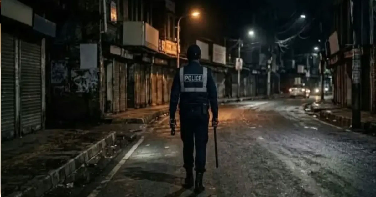 খুলনায় পুলিশ সদস্যদের রাতে একা চলাচল না করার নির্দেশ