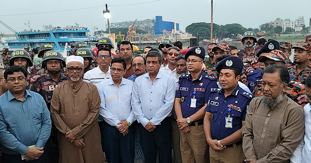 দুর্গাপূজায় সম্প্রীতির অনন্য দৃষ্টান্ত স্থাপন করেছে বাংলাদেশ: ঢাকা বিভাগীয় কমিশনার