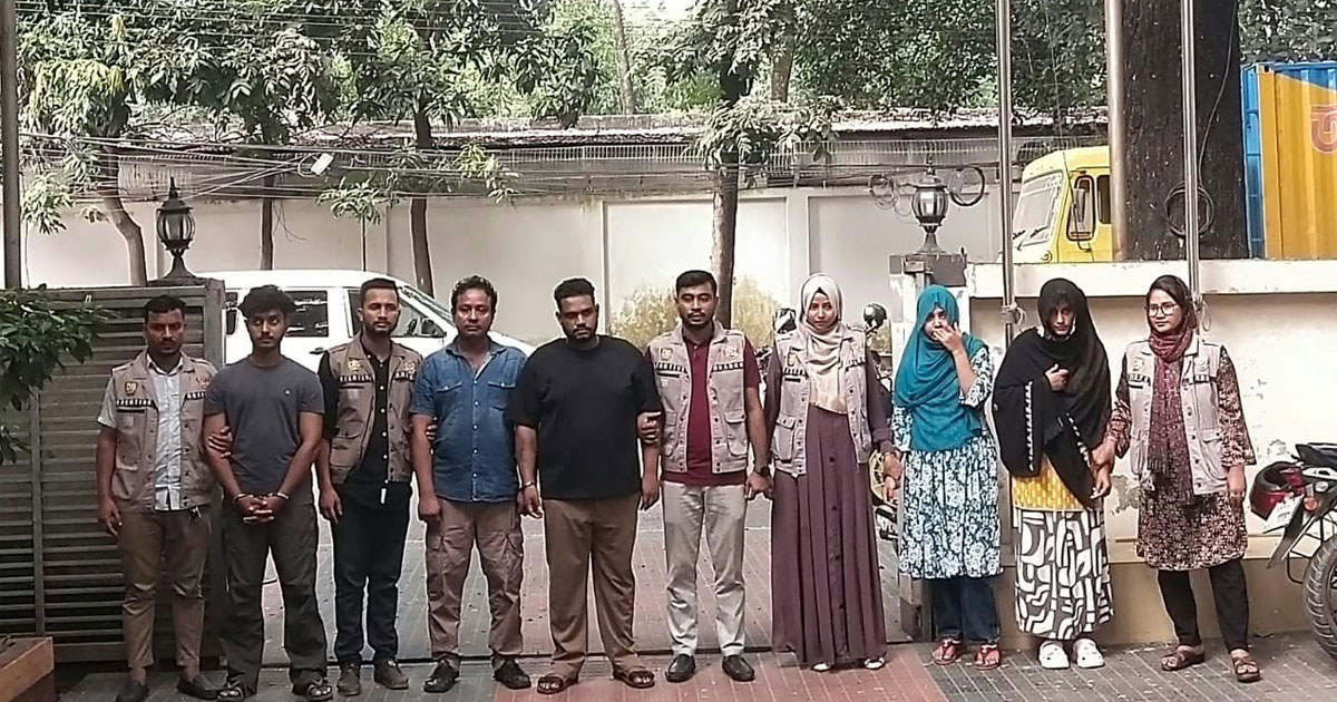 প্রেমের ফাঁদে হোটেলে নিয়ে ব্ল্যাকমেইল, হানিট্র্যাপ চক্রের ৫ সদস্য গ্রেপ্তার