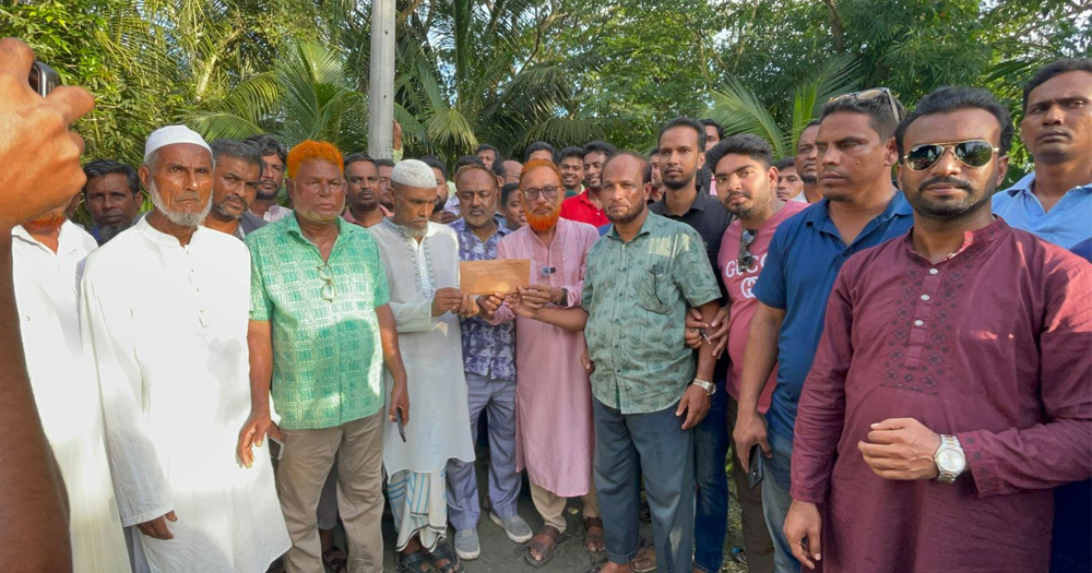 তিন শ্রমিকের পরিবারের পাশে ছাত্রদল নেতা নাছির