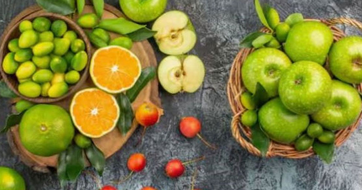 সকালে খালি পেটে ফল খাওয়া কি ক্ষতিকর?