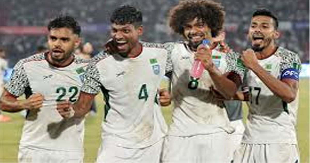 ভারতকে হারিয়ে দুই কোটি টাকা পুরস্কার পেলেন হামজারা