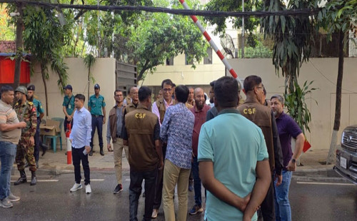 ফিরোজার সামনে নেতাকর্মীদের ভিড়, নিরাপত্তায় সেনাবাহিনী