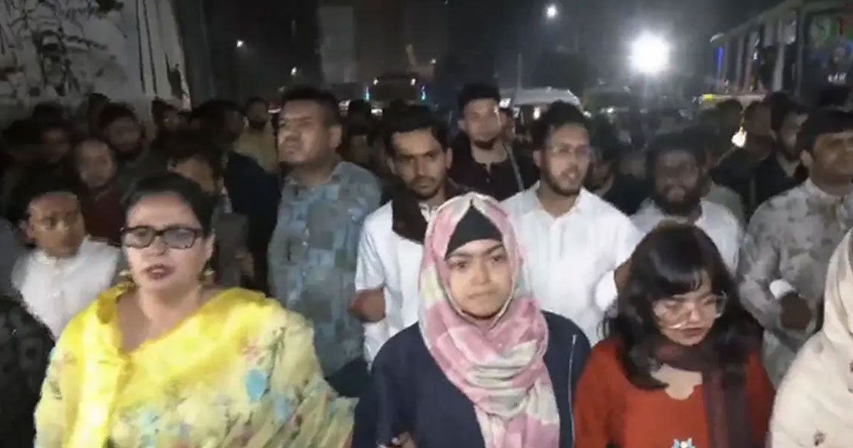 তিন সন্তানের জননীকে ধর্ষণের অভিযোগে এনসিপির বিক্ষোভ মিছিল