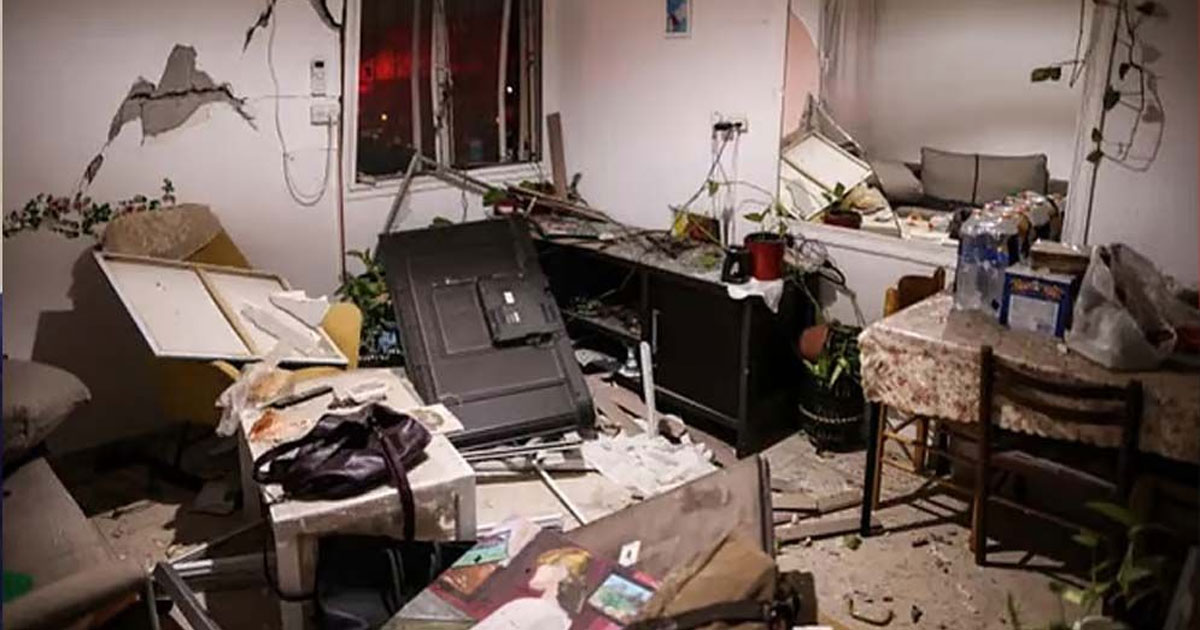 ইরানের হামলায় লণ্ডভণ্ড ইসরাইলের আরাদ, নিহত ৬