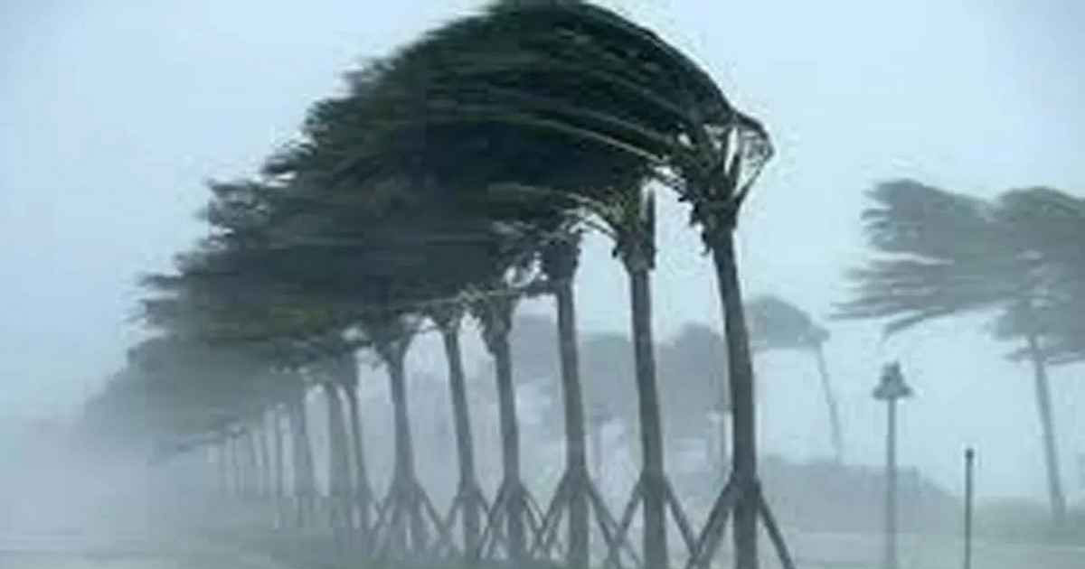 সাত জেলায় ঝড়-বৃষ্টির পূর্বাভাস, নদীবন্দরে সতর্কতা