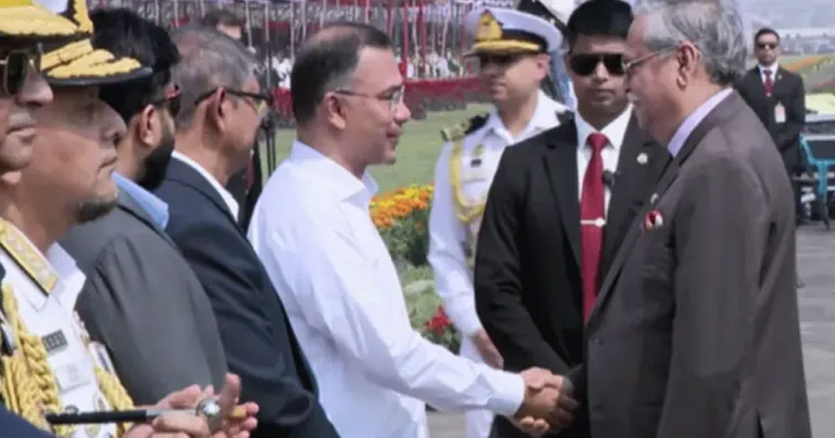 জাতীয় প্যারেড স্কয়ারের অনুষ্ঠানে রাষ্ট্রপতি ও প্রধানমন্ত্রী