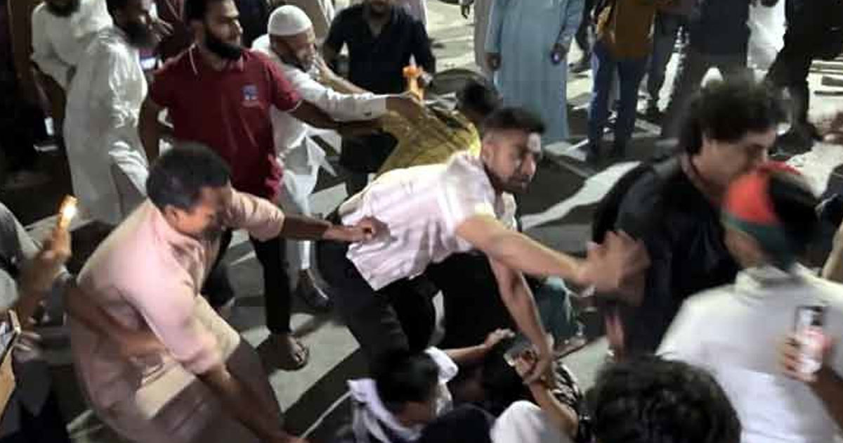 শাহবাগে ট্রান্সজেন্ডারদের মারধর