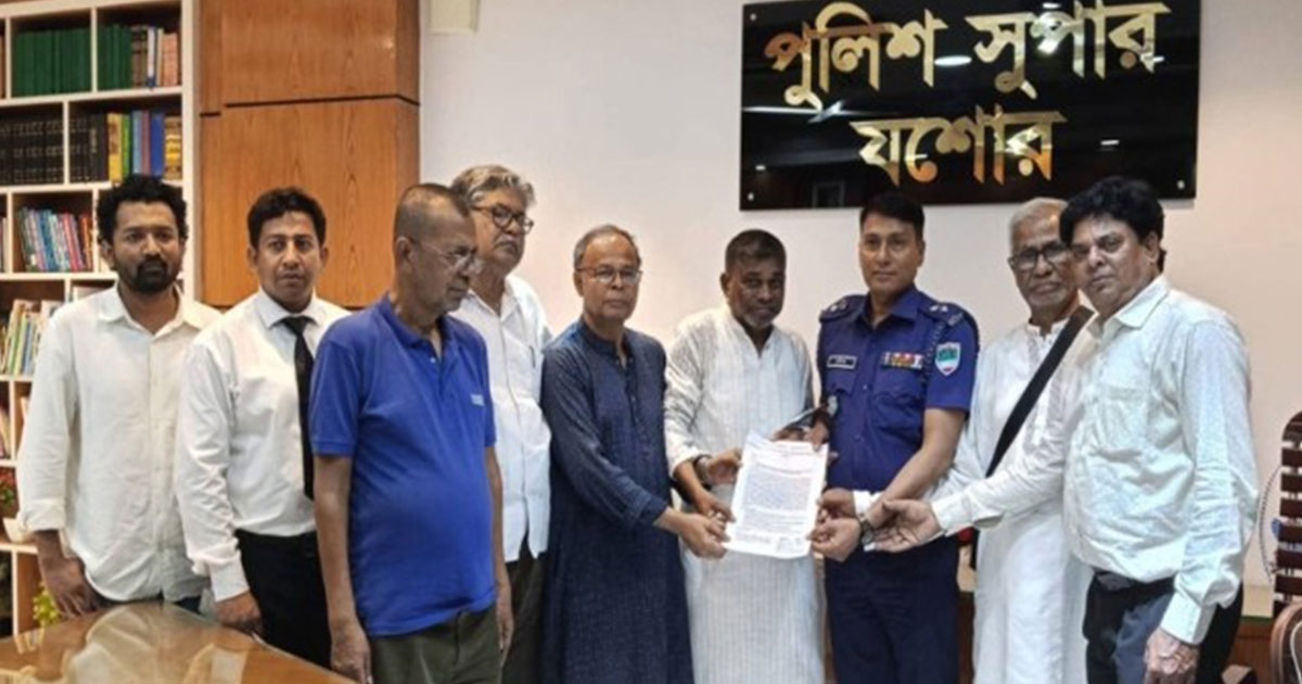 যশোর ঝিকরগাছায় ফুলচাষি নেতার ওপর হামলার বিচারের দাবিতে স্মারকলিপি