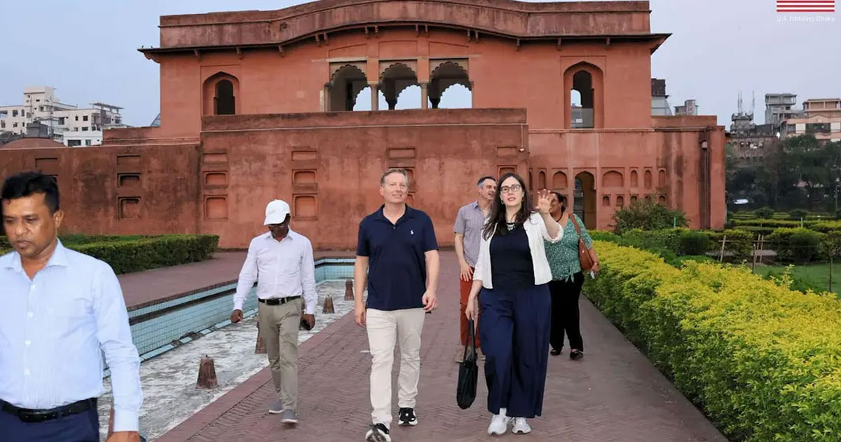 লালবাগ কেল্লা পরিদর্শন করেছেন মার্কিন বিশেষ দূত