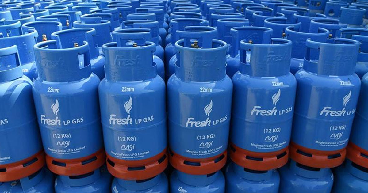 এক মাসে দুইবার বাড়লো এলপি গ্যাসের দাম, ১২ কেজি ১৯৪০ টাকা