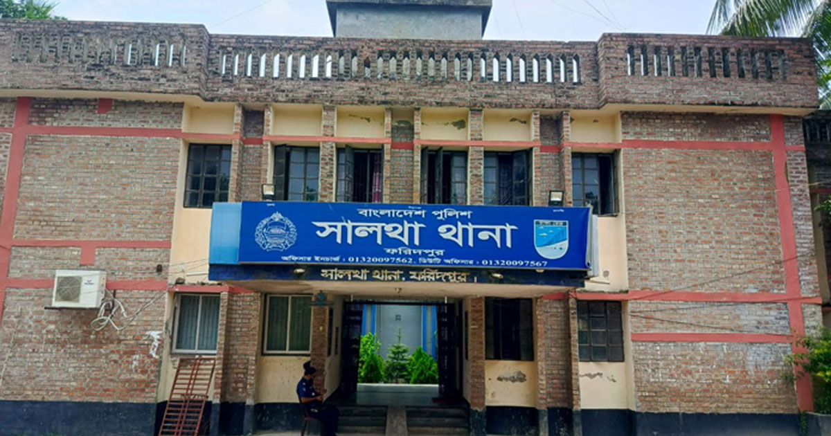 আসামির স্ত্রীর সঙ্গে পরকীয়ার অভিযোগে এএসআইকে গণপিটুনি