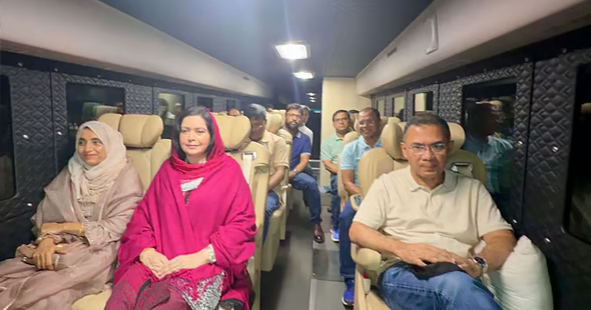 বগুড়া পৌঁছেছেন প্রধানমন্ত্রী