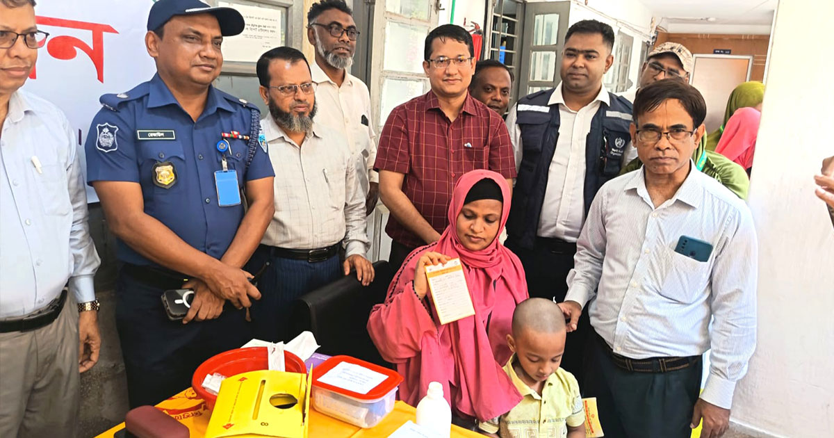 লক্ষ্মীপুরে ২ হাজার ১৮৫ কেন্দ্রে শুরু হলো হাম-রুবেলার টিকা কার্যক্রম