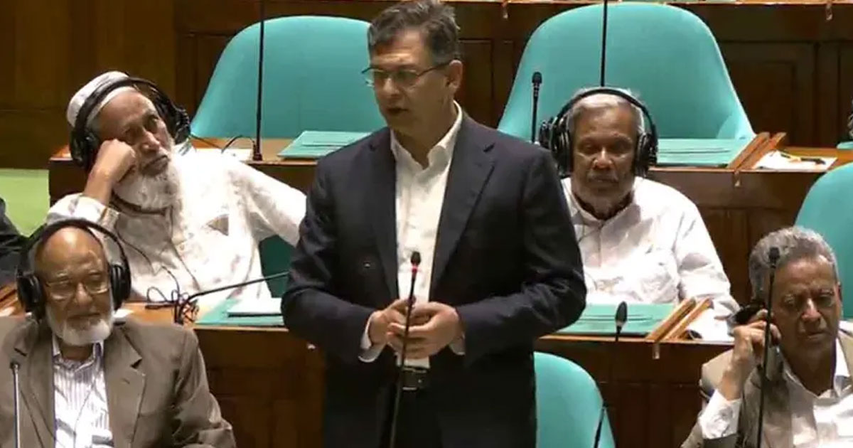 জ্বালানি সংকট নেই, পাচার ও অপচয় রোধে মূল্য বৃদ্ধি: স্বরাষ্ট্রমন্ত্রী