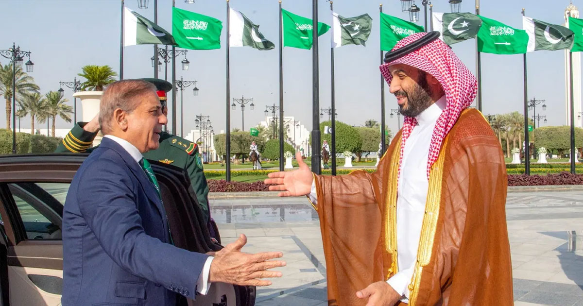 সৌদির আপত্তিতে দেড় বিলিয়নের অস্ত্র চুক্তি আটকে দিল পাকিস্তান