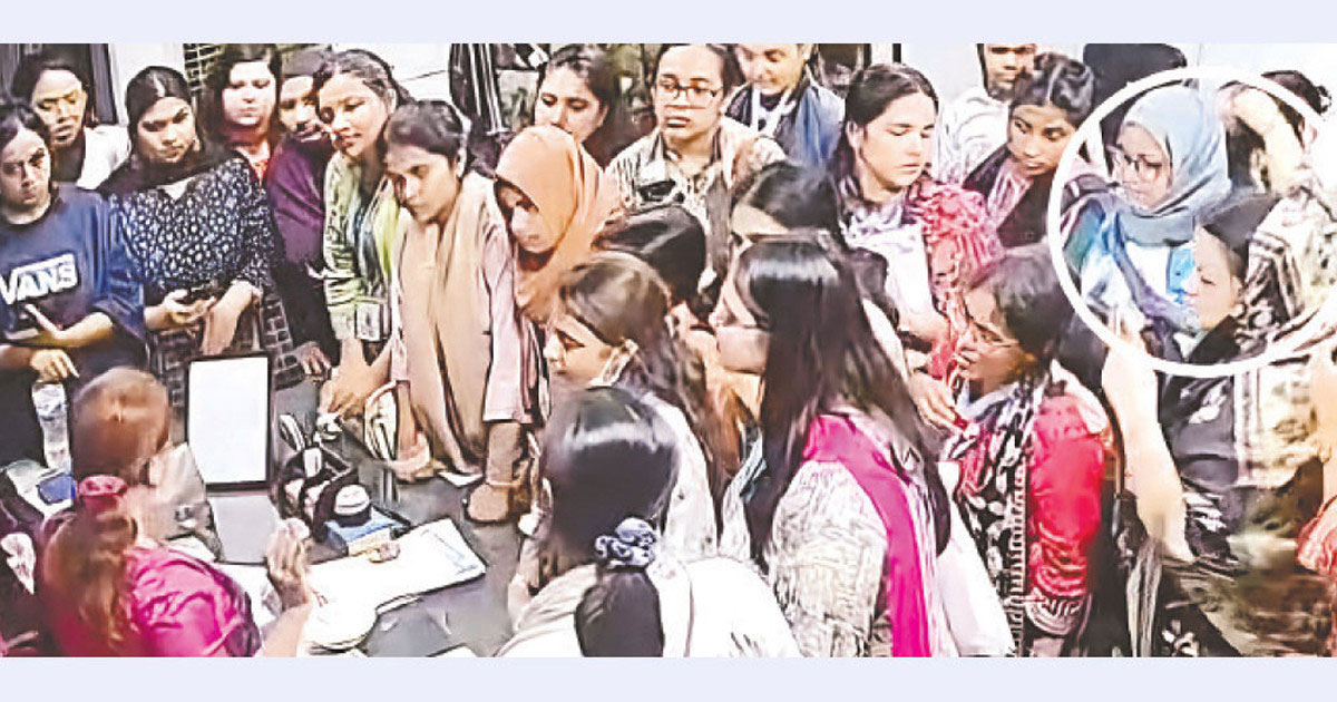 ইউনূস আমলে ৩ মাসে ৩ হাজার শিক্ষক মবের শিকার