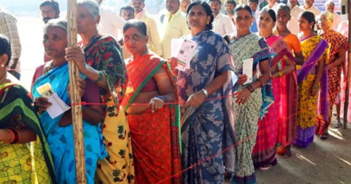 পশ্চিমবঙ্গ বিধানসভা নির্বাচনের প্রথম দফার ভোটগ্রহণ চলছে