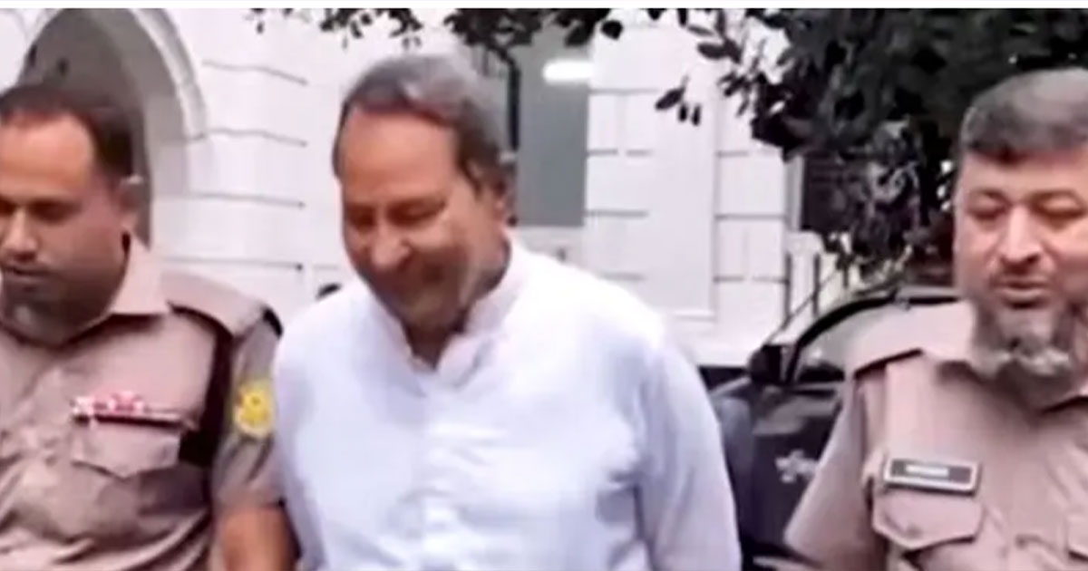 ইনুকে ‘টেনশন না করতে’ বলা দুই পুলিশ সদস্য শাস্তির মুখে