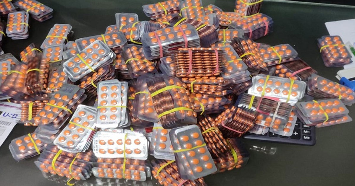 ঠাকুরগাঁওয়ে ট্যাপেন্টাডলসহ দুই যুবক আটক