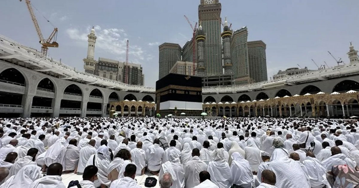 হজ পালনে ১৫ দিন পর্যন্ত বেতনসহ ছুটি দেবে সৌদি আরব