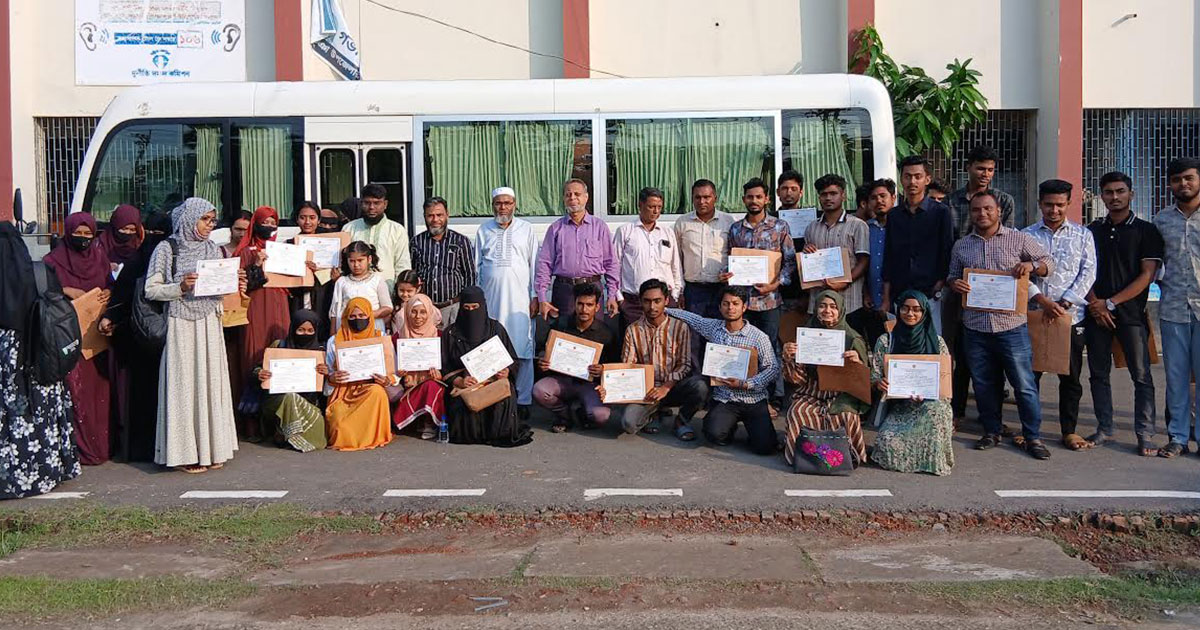 দাগনভূঞায় শেষ হলো ২ মাস ব্যাপী যুব উন্নয়নের ভ্রাম্যমাণ কম্পিউটার প্রশিক্ষণ