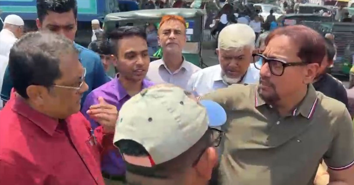 খাল দখল, অবৈধ স্থাপনা ও ময়লা ফেলার বিরুদ্ধে কঠোর অবস্থানে চসিক মেয়র