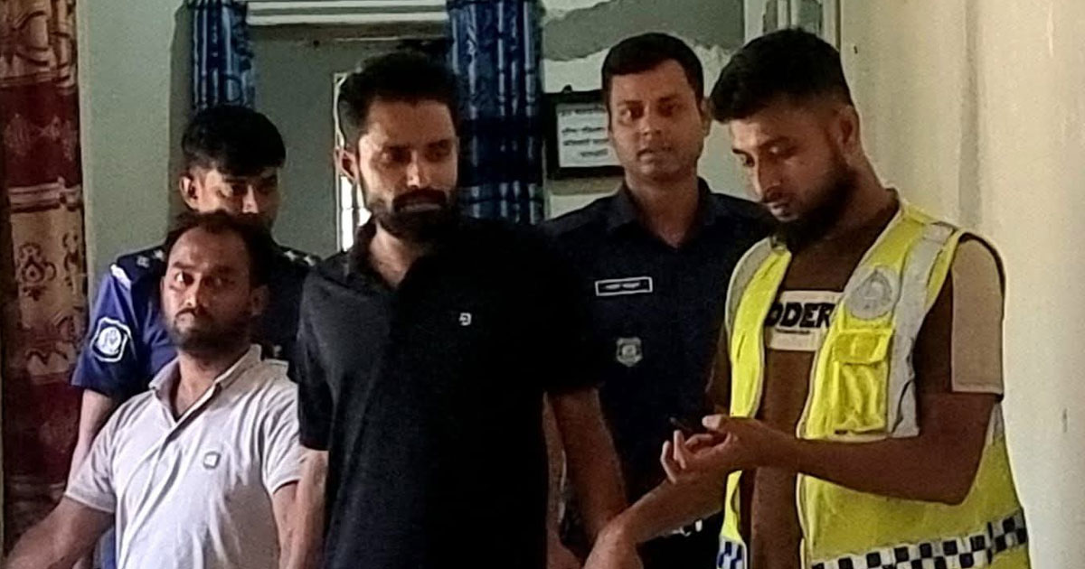 বাগেরহাটে সাড়ে ১৩ লাখ টাকার অ্যালুমিনিয়ামসহ ট্রাক ডাকাতি, গ্রেপ্তার-২