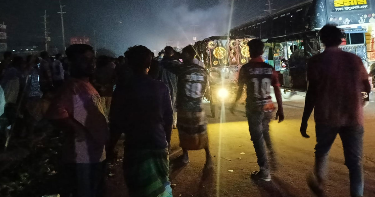 উচ্ছেদ অভিযানে বাধা, ভালুকায় মহাসড়ক অবরোধ