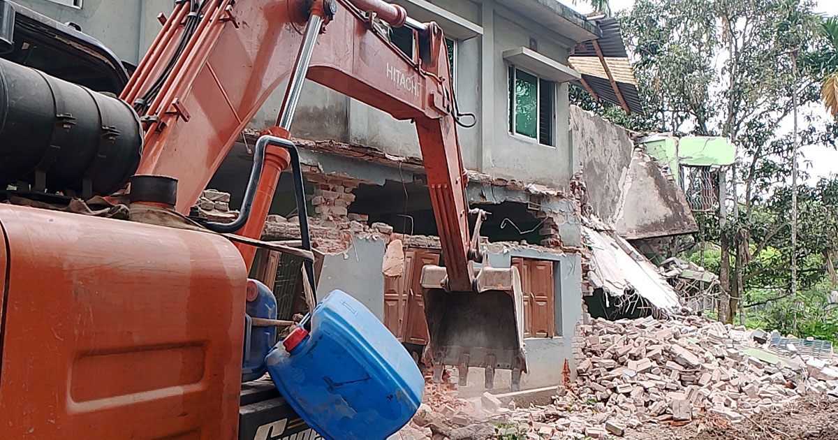 শৈলকুপায় সওজের উচ্ছেদ অভিযান, অপসারণ ২২ স্থাপনা