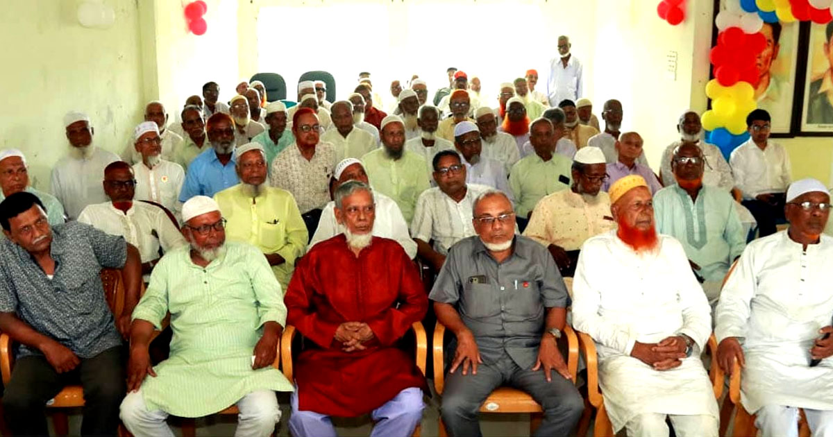 কুড়িগ্রামে মুক্তিযোদ্ধা কমান্ড নেতৃবৃন্দের সঙ্গে জেলা প্রশাসনের মতবিনিময় সভা