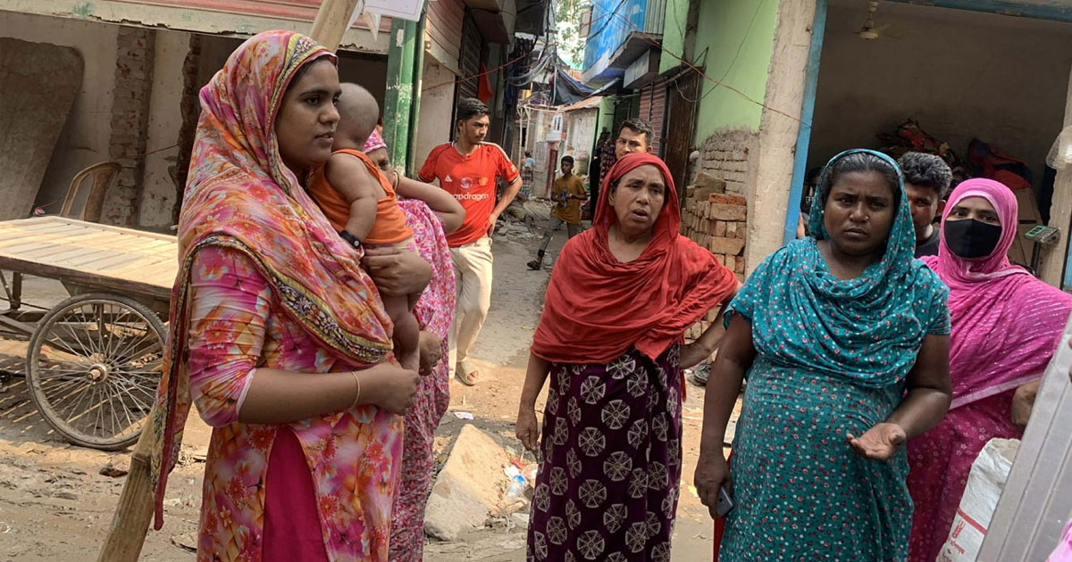 কড়াইল বস্তিতে কেউ পেলেন, কেউ পেলেন না ‘ফ্যামিলি কার্ড’