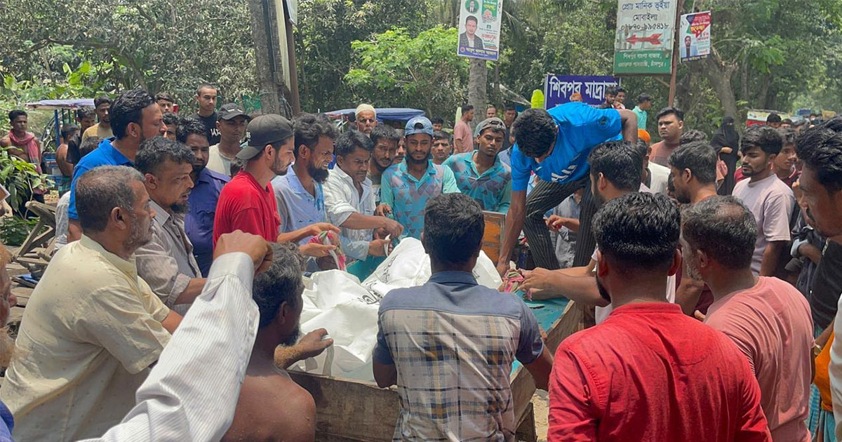 শাহরাস্তিতে বালুবাহী ট্রাকের চাপায় ব্যবসায়ী নিহত