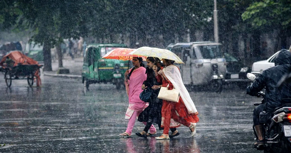 ঢাকায় ভ্যপসা গরমের পর স্বস্তির বৃষ্টি