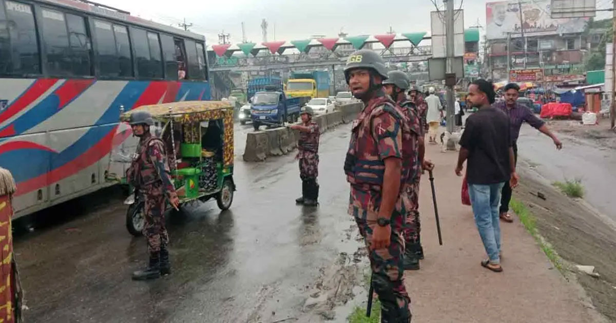 ঈদযাত্রা নিরাপদ ও নির্বিঘ্ন রাখতে মহাসড়ক ও সেতুর টোল প্লাজায় বিজিবি মোতায়েন