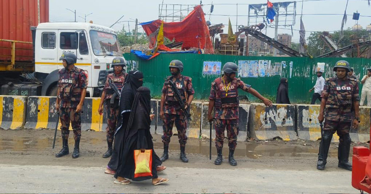 ঈদযাত্রায় মহাসড়কে বিশৃঙ্খলা এড়াতে ৮ প্লাটুন বিজিবি মোতায়েন