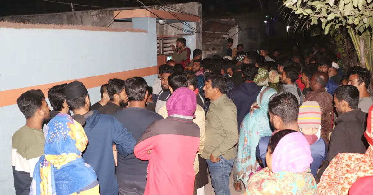 খুলনায় একই পরিবারের তিনজনের লাশ উদ্ধার