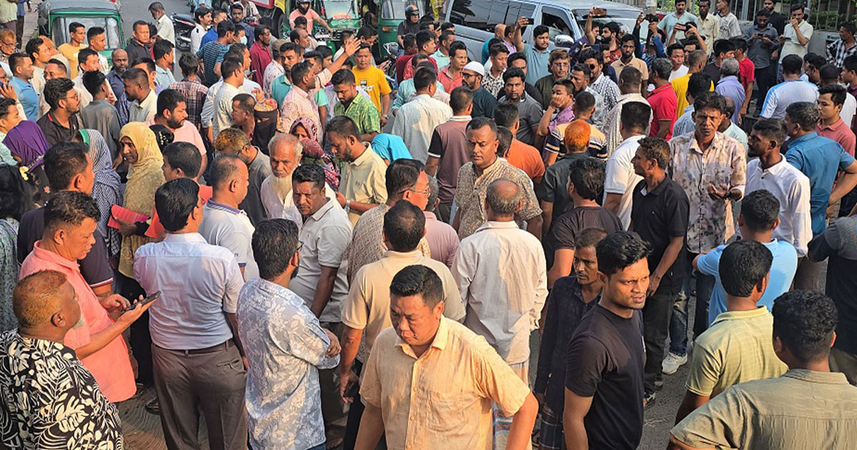 পার্বত্যমন্ত্রীর পদত্যাগ মেনে নিতে পারছেন না নেতাকর্মীরা