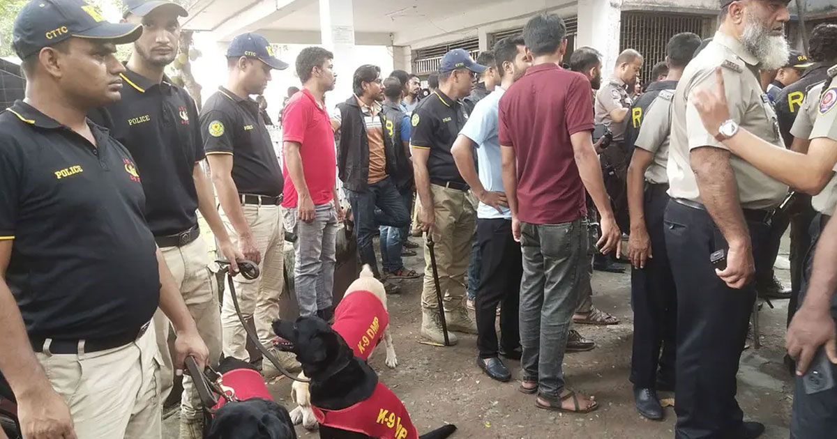 জেনেভা ক্যাম্পে ৩ বাহিনীর সাড়ে তিন শ সদস্যের অভিযান, আটক ১৬